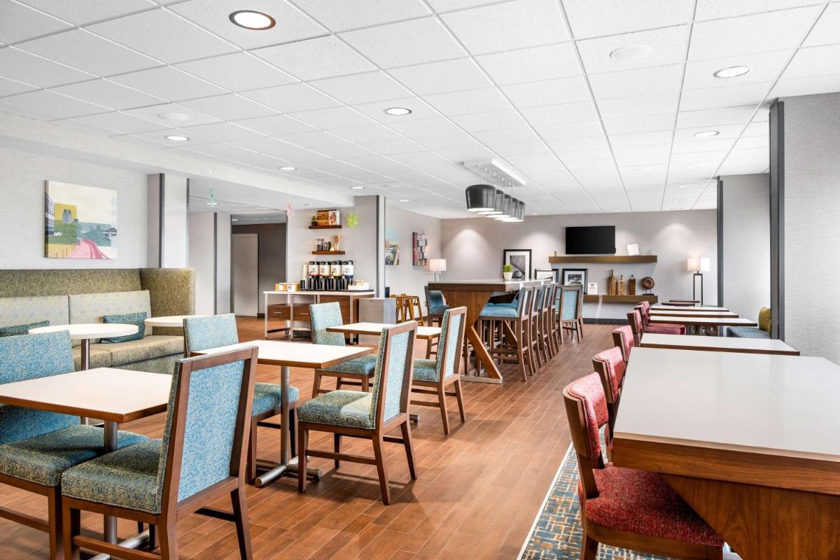 Hampton Inn Grand Rapids/North - Housity