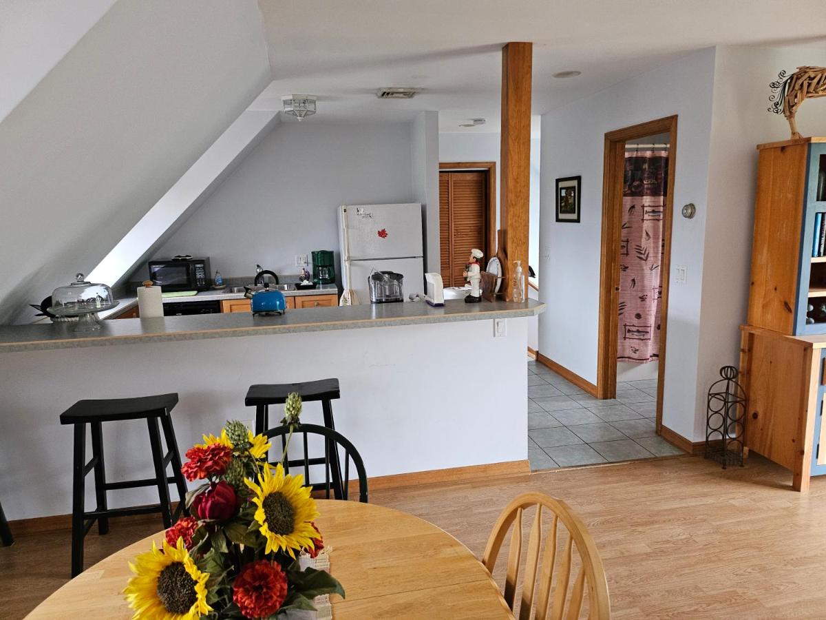 Clover Hill Farm & Country Inn - Housity