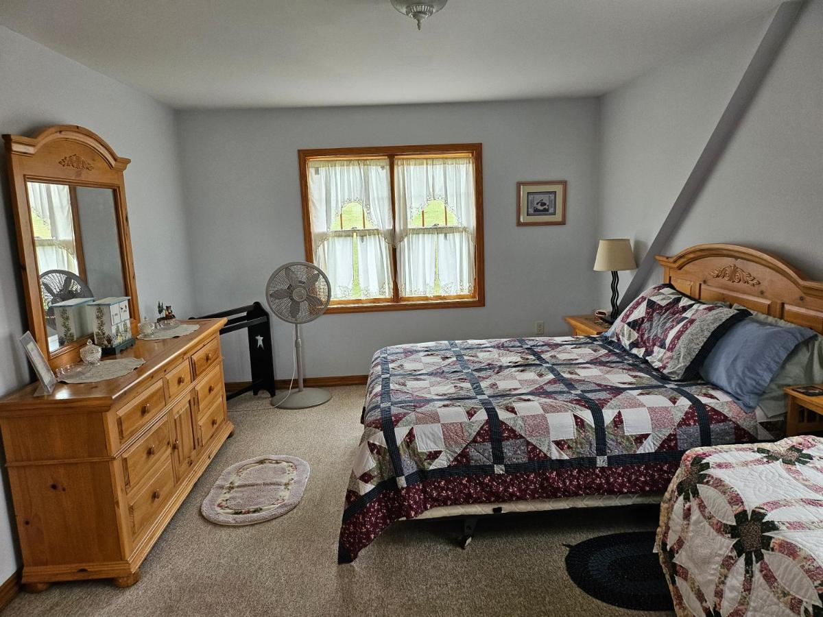Clover Hill Farm & Country Inn - Housity