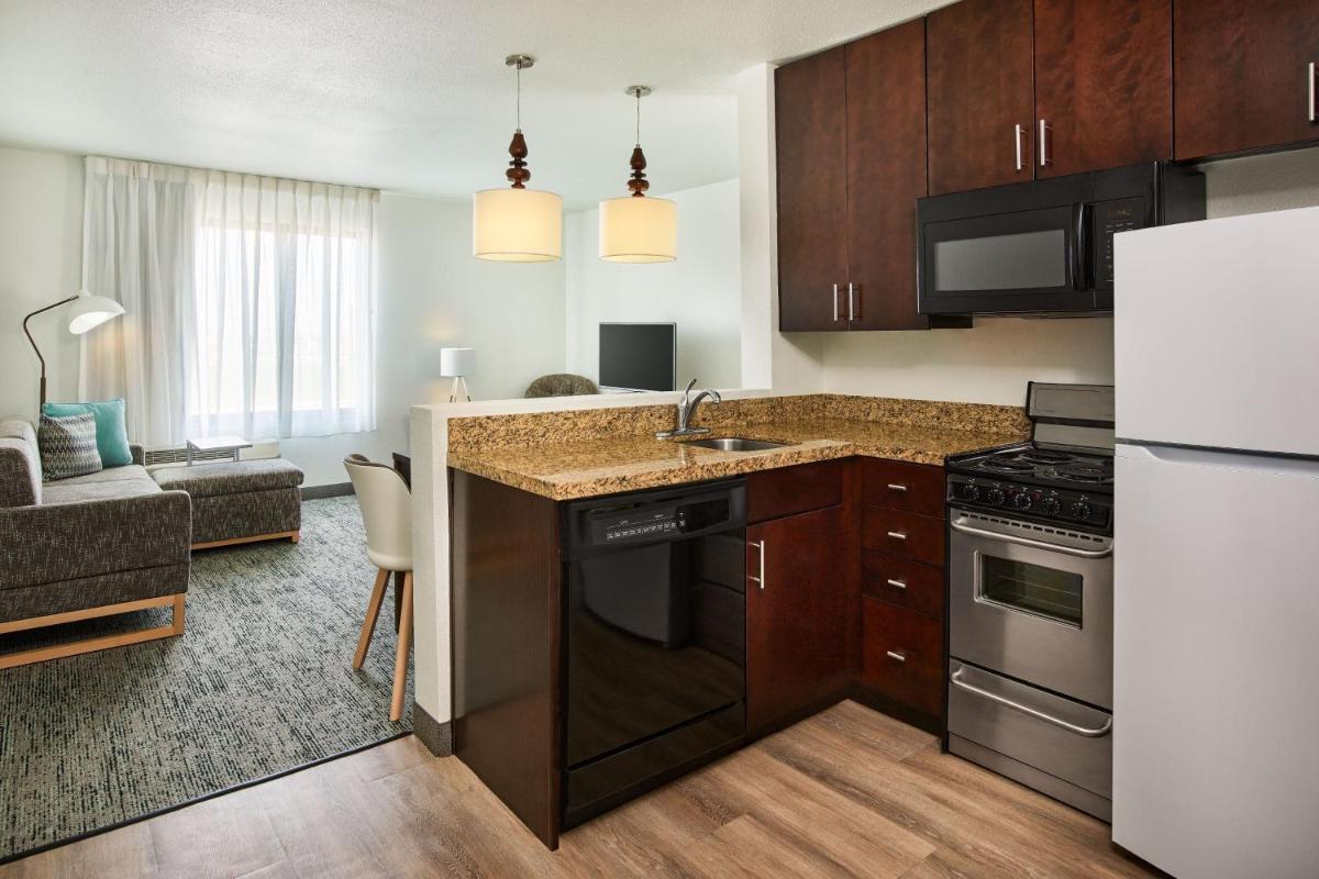 TownePlace Suites by Marriott Garden City - Housity