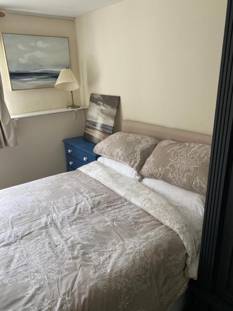 Relaxing Riverside Retreat, Ross on Wye - Housity