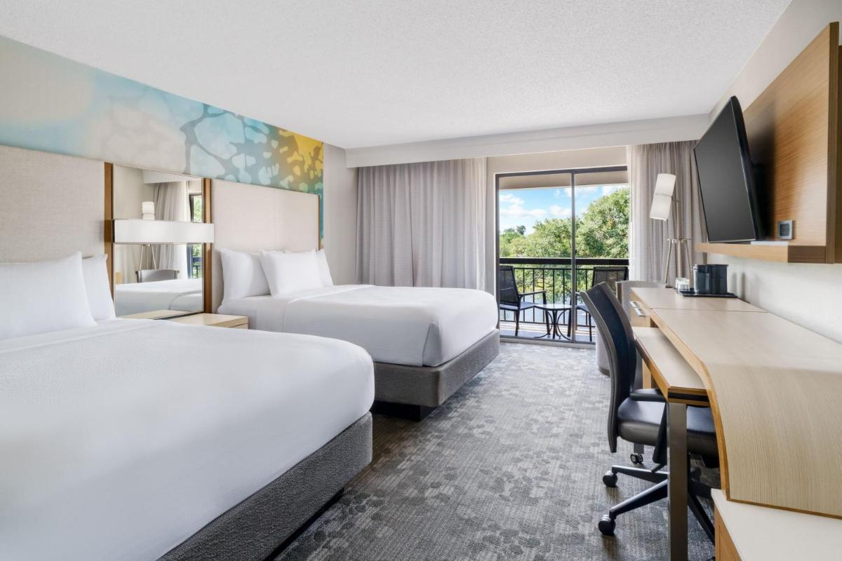 Courtyard by Marriott Orlando Lake Buena Vista at Vista Centre - Housity