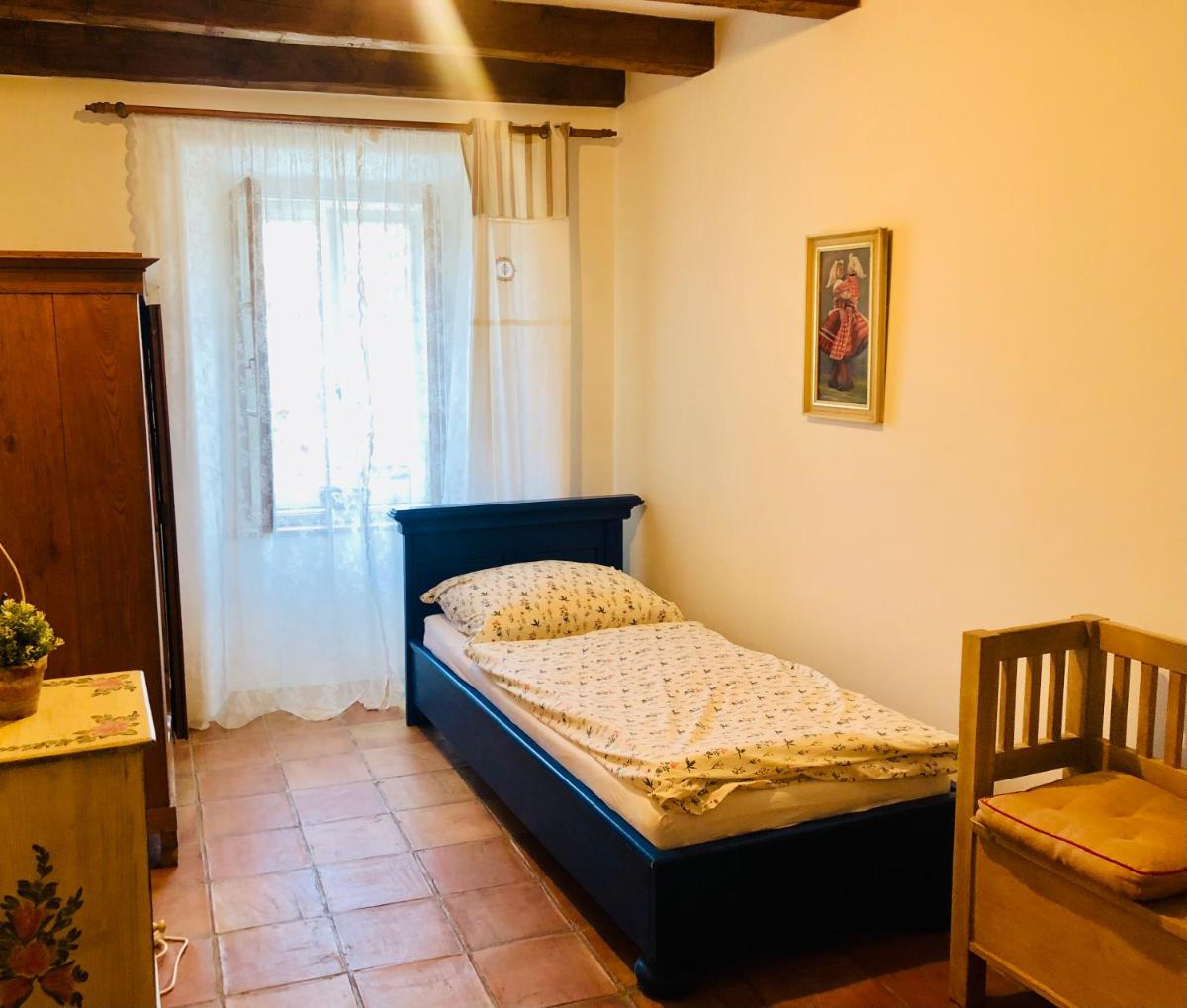 Apartmán se zahradou v barokním měšťanském domě poblíž Kroměříže a Olomouce - Housity