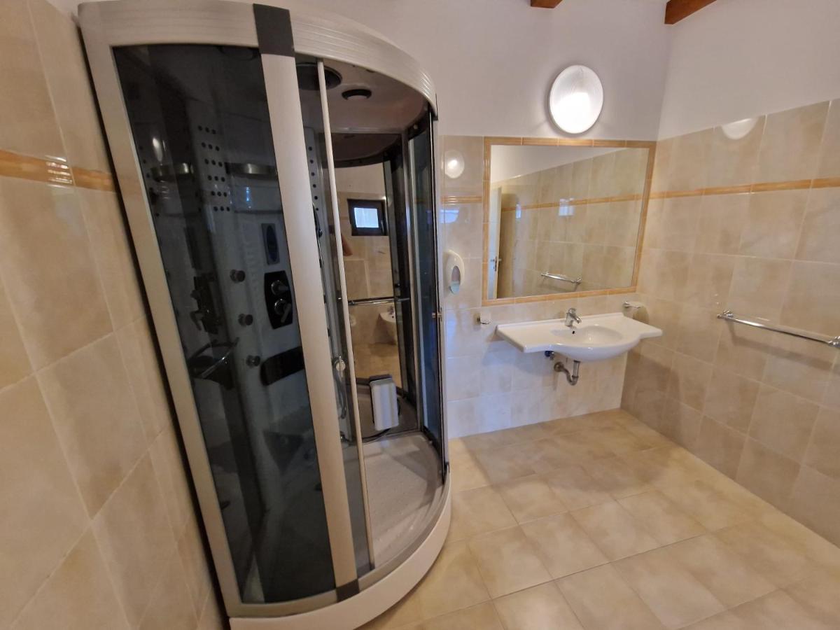 Vila Alexandru - Housity