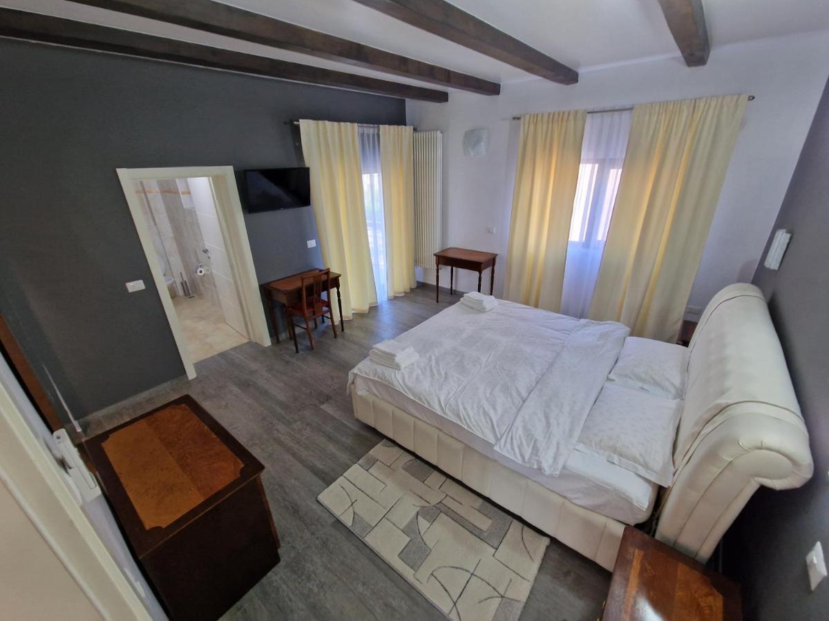 Vila Alexandru - Housity