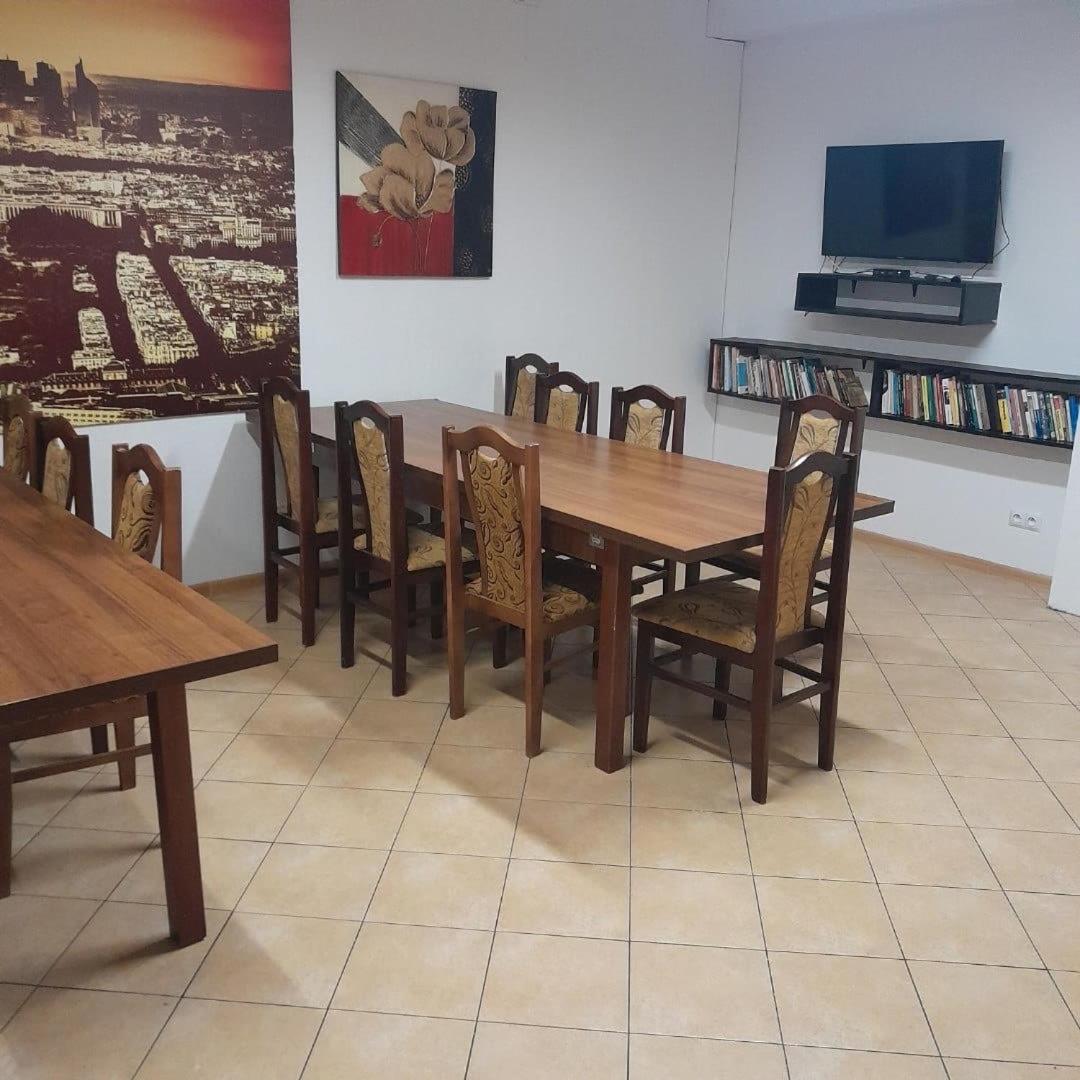 Pokoje gościnne Trąbki Małe k.Gdańska - Housity