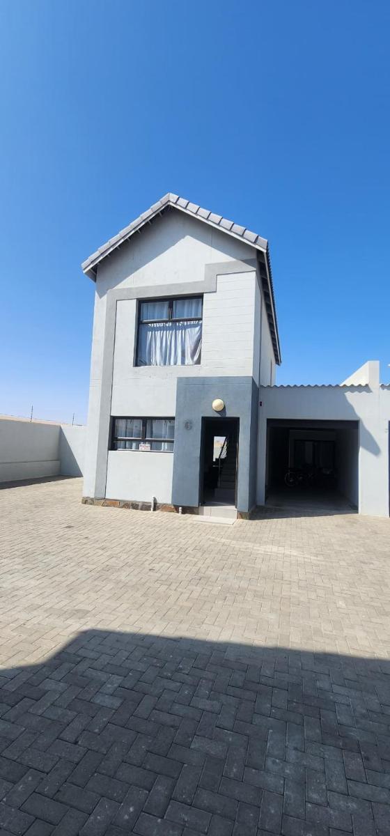 Dolphin Leap Unit 6 - Housity