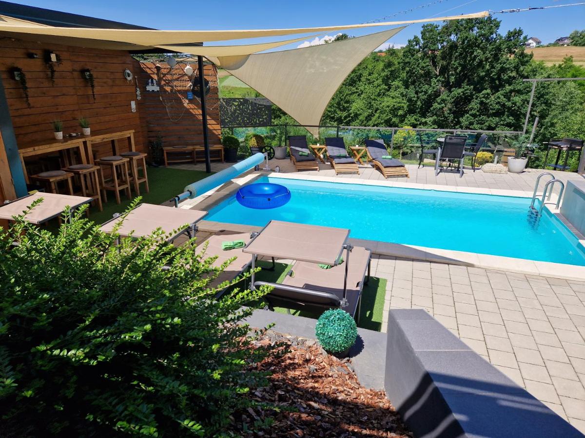 Aura Lux Holiday Home with Pool - Housity
