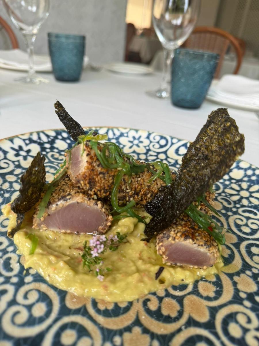 Comida en o cerca de este hotel