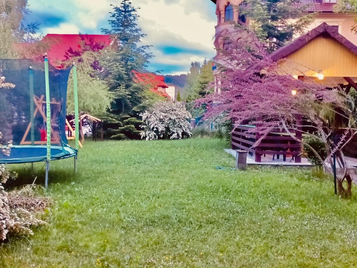 Cheerful 4-bedroom & kids friendly home - Housity