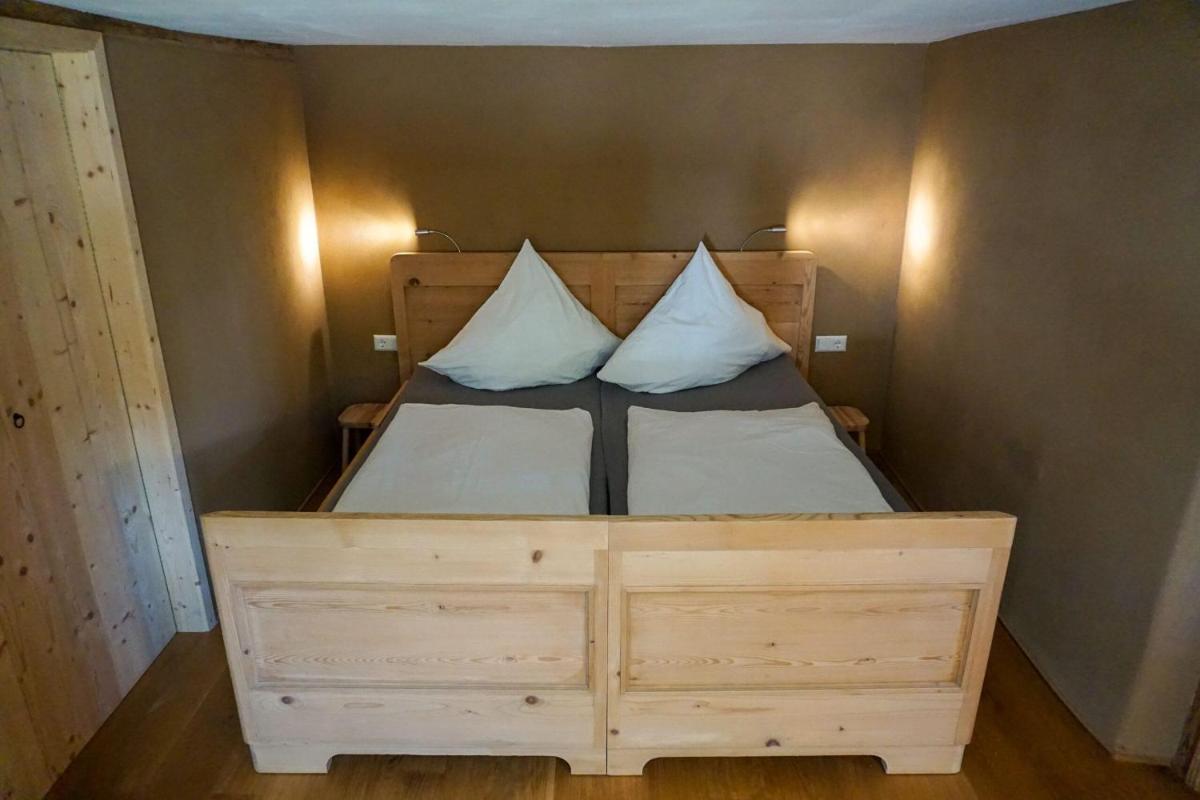 5Sterne Ferienwohnung im Fachwerk mit Bergblick in Alleinlage und großem Garten, Infrarotkabine - Housity