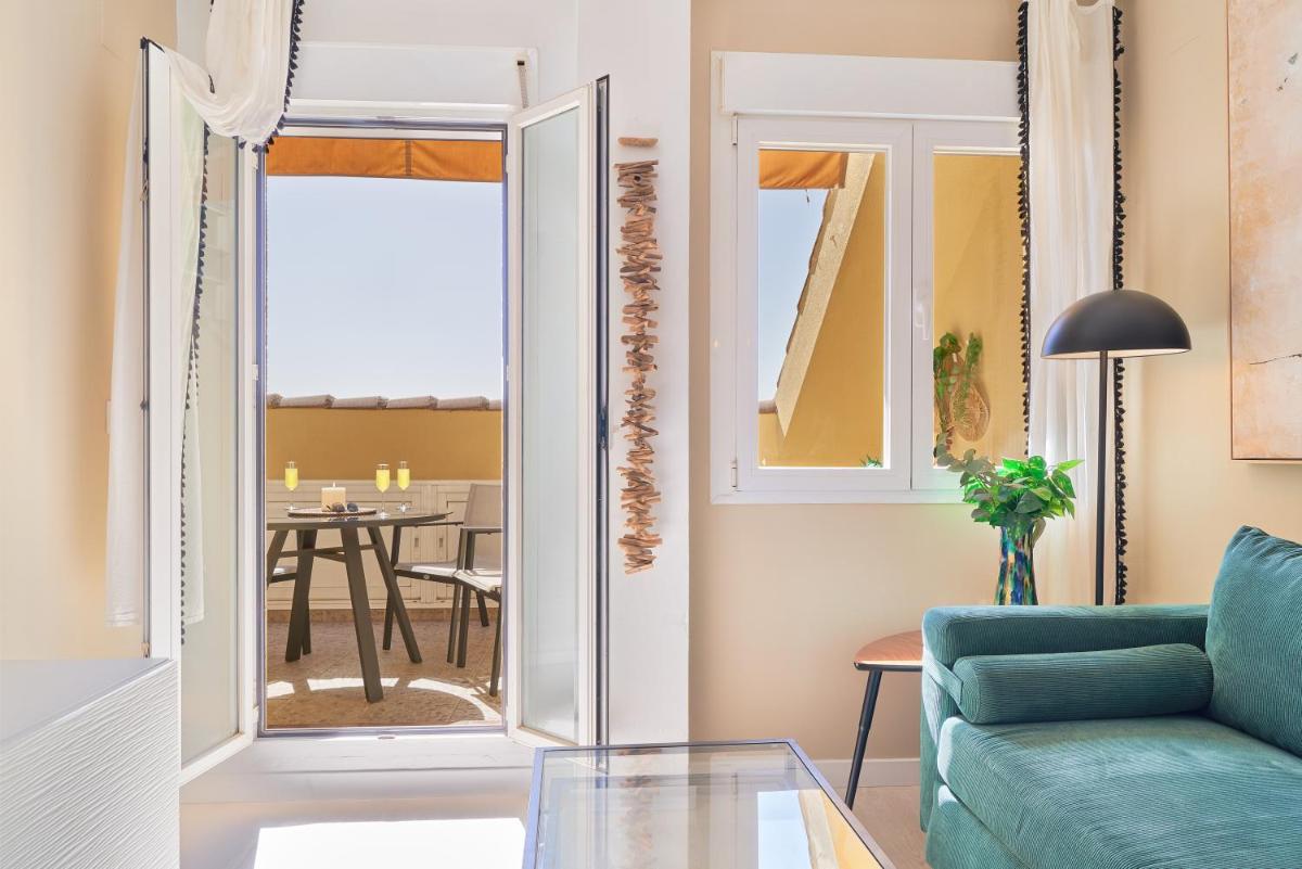 Perfect beach location with roof terrace - Hizvo