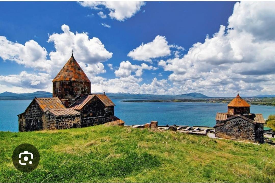 Sevan EM & YU - Housity