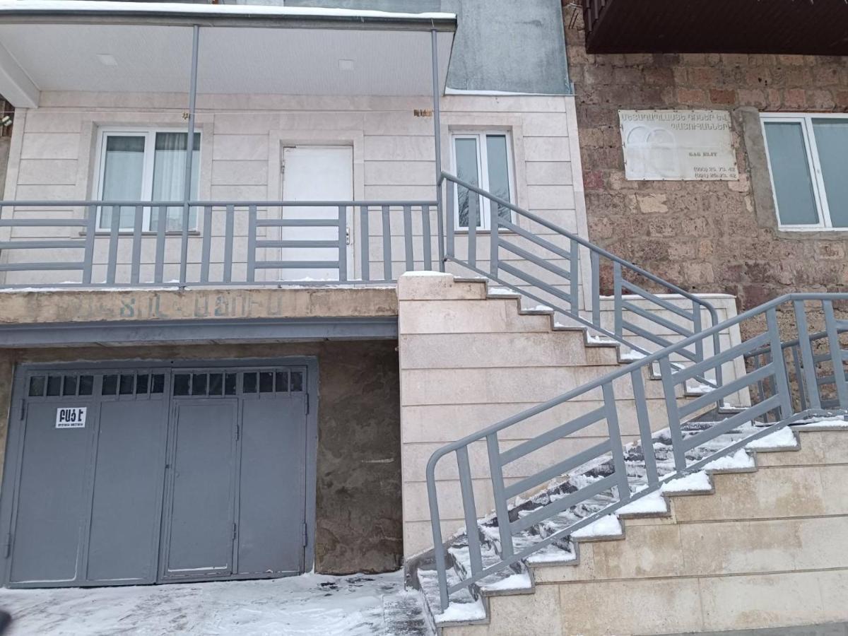 Sevan EM & YU - Housity