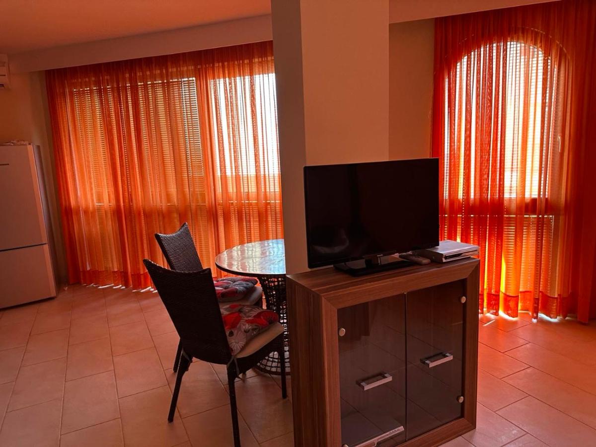 Oazis VIP Club - Housity