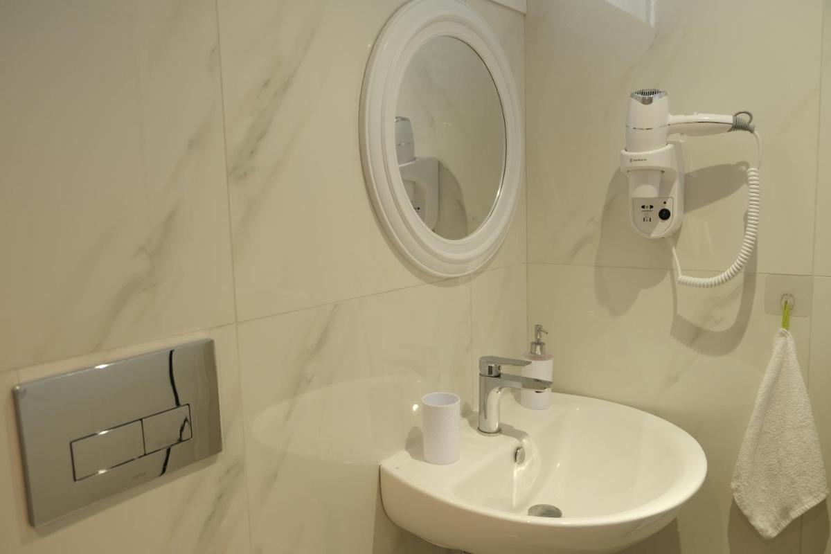 MangoSeaview Home1 - Housity