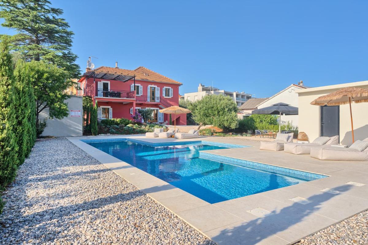 Hvar luxury Villa and pool with view in heart of Stari Grad - Housity