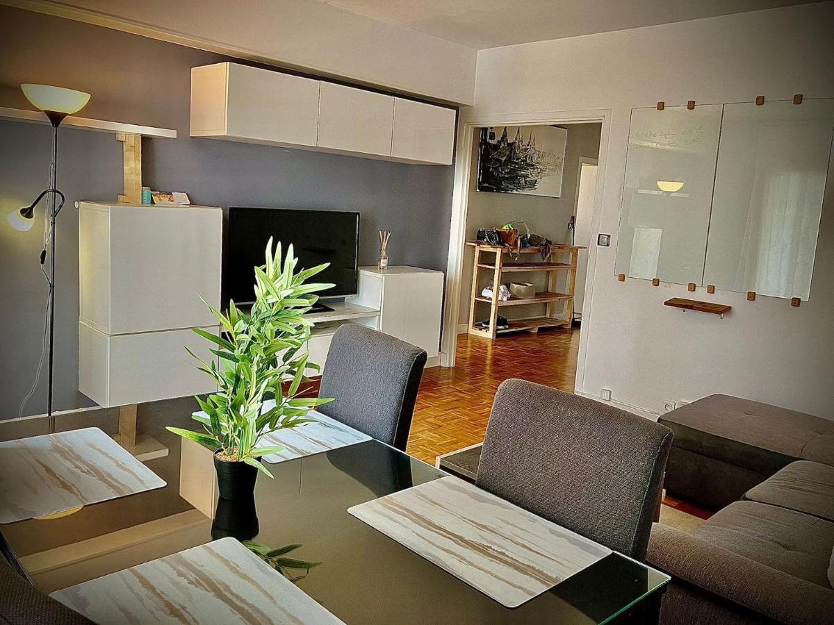 Parisian Lounge 8 pers Front station - Housity