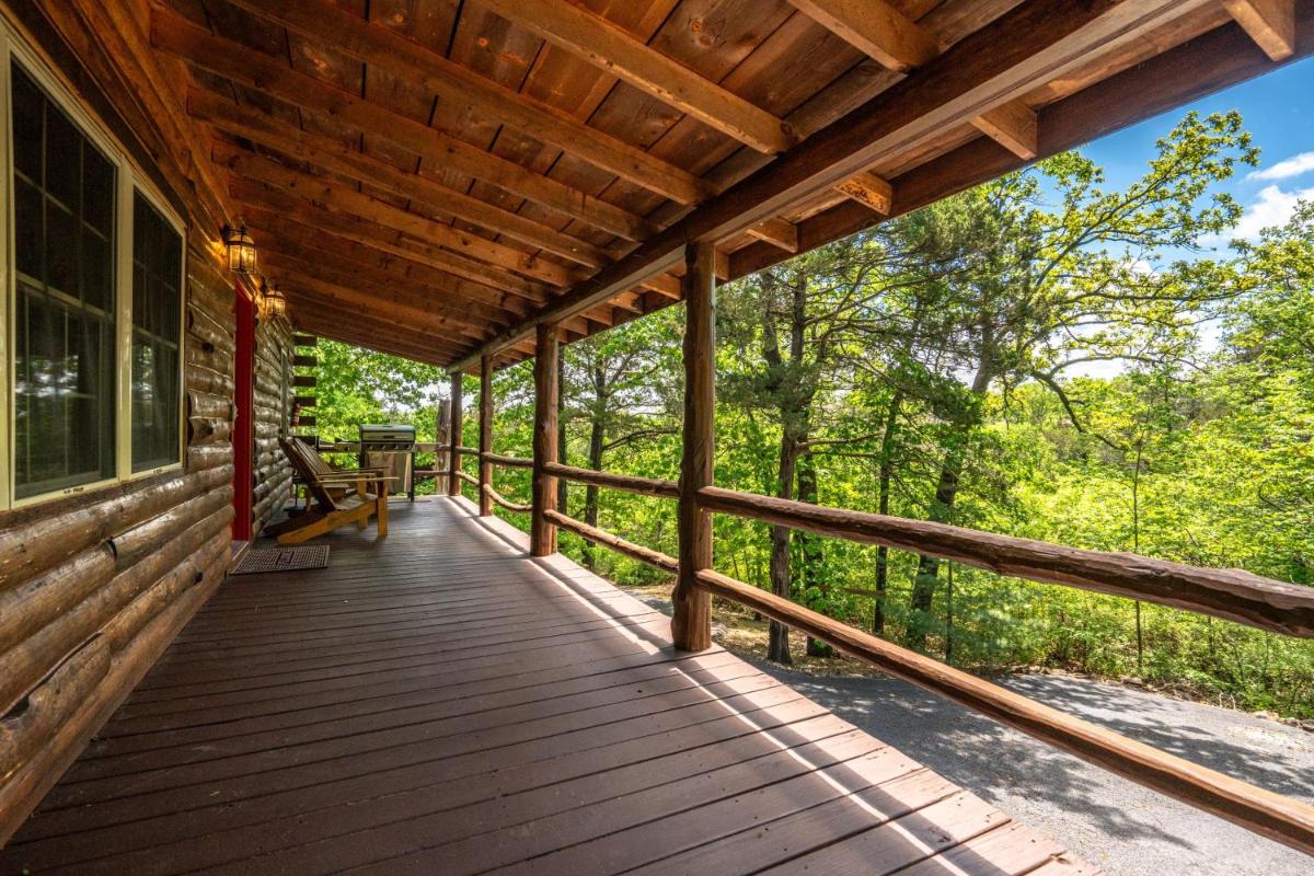 Your Charming Retreat near Branson Landing - Housity