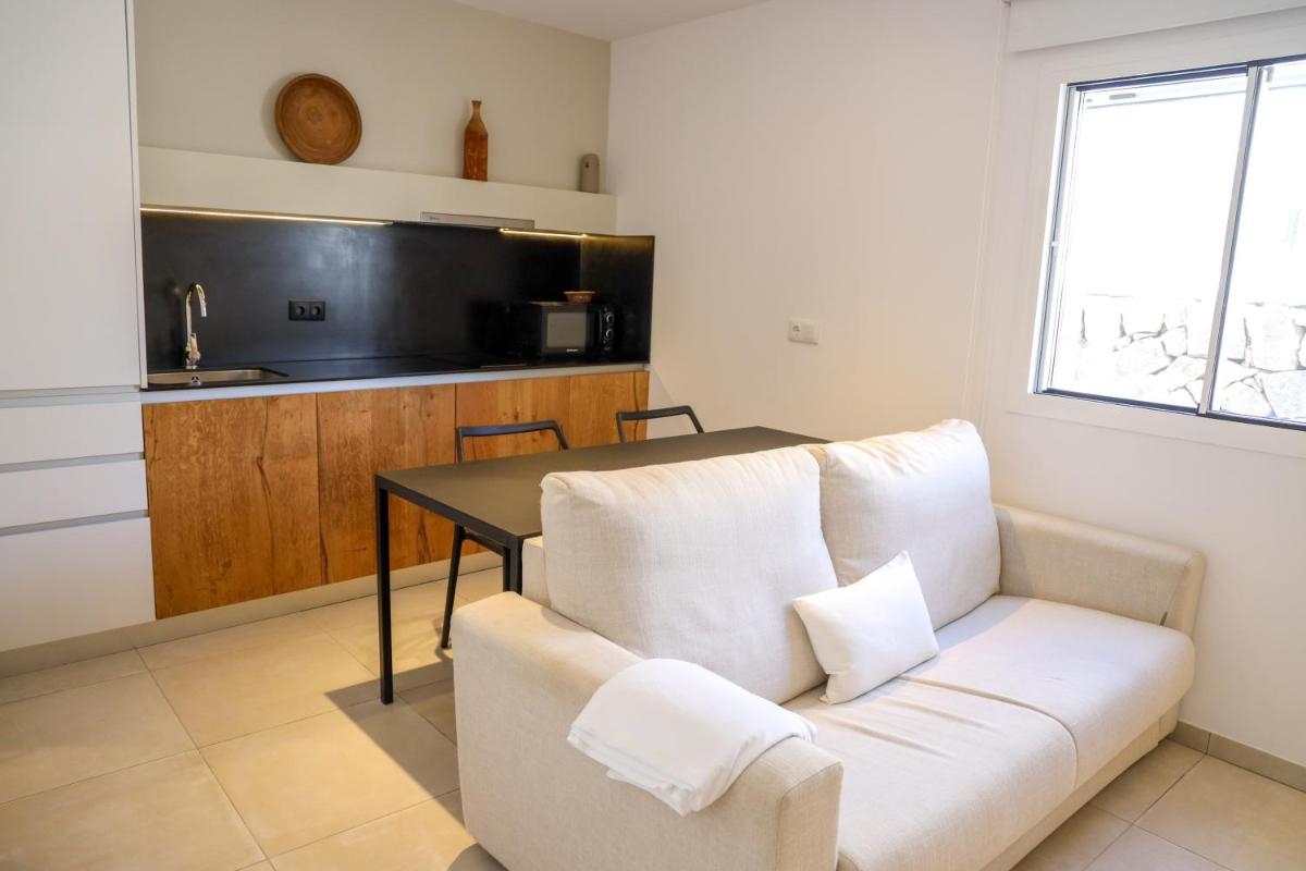 Cala Vadella Beachwalk Suites - Housity