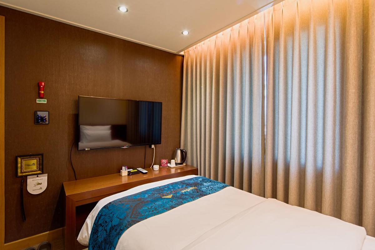 Namsan Hill Hotel - Housity