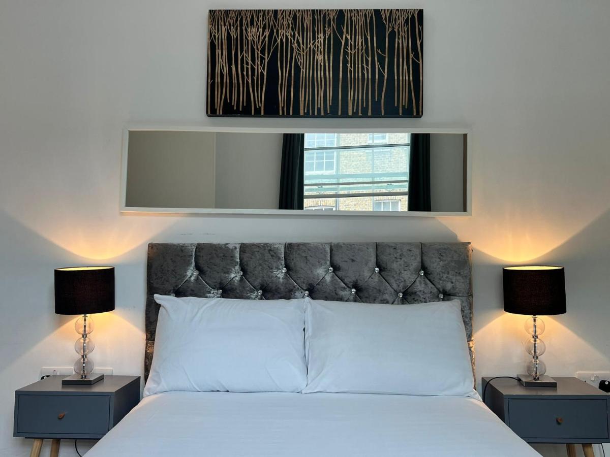 One Bedroom Apartment in Holborn - Housity