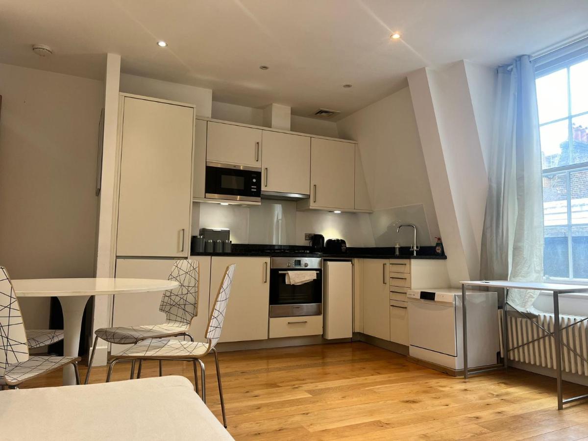 One Bedroom Apartment in Holborn - Housity