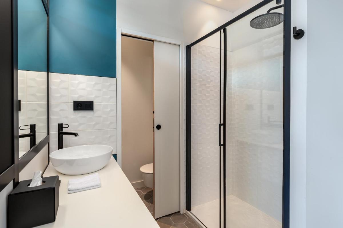 Salle de bains dans l'établissement Aloft Dijon