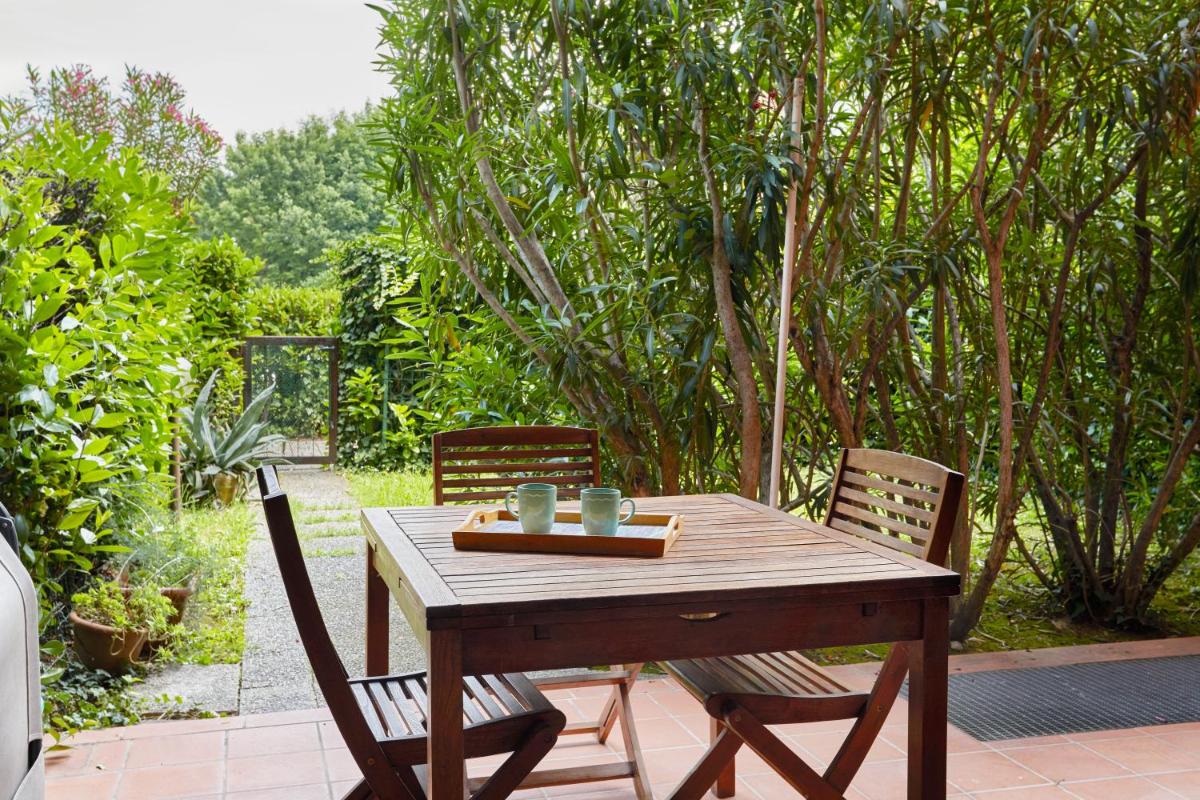 Oasi del relax - 100mt lake - wonderful apartment with private garden and pool - Housity
