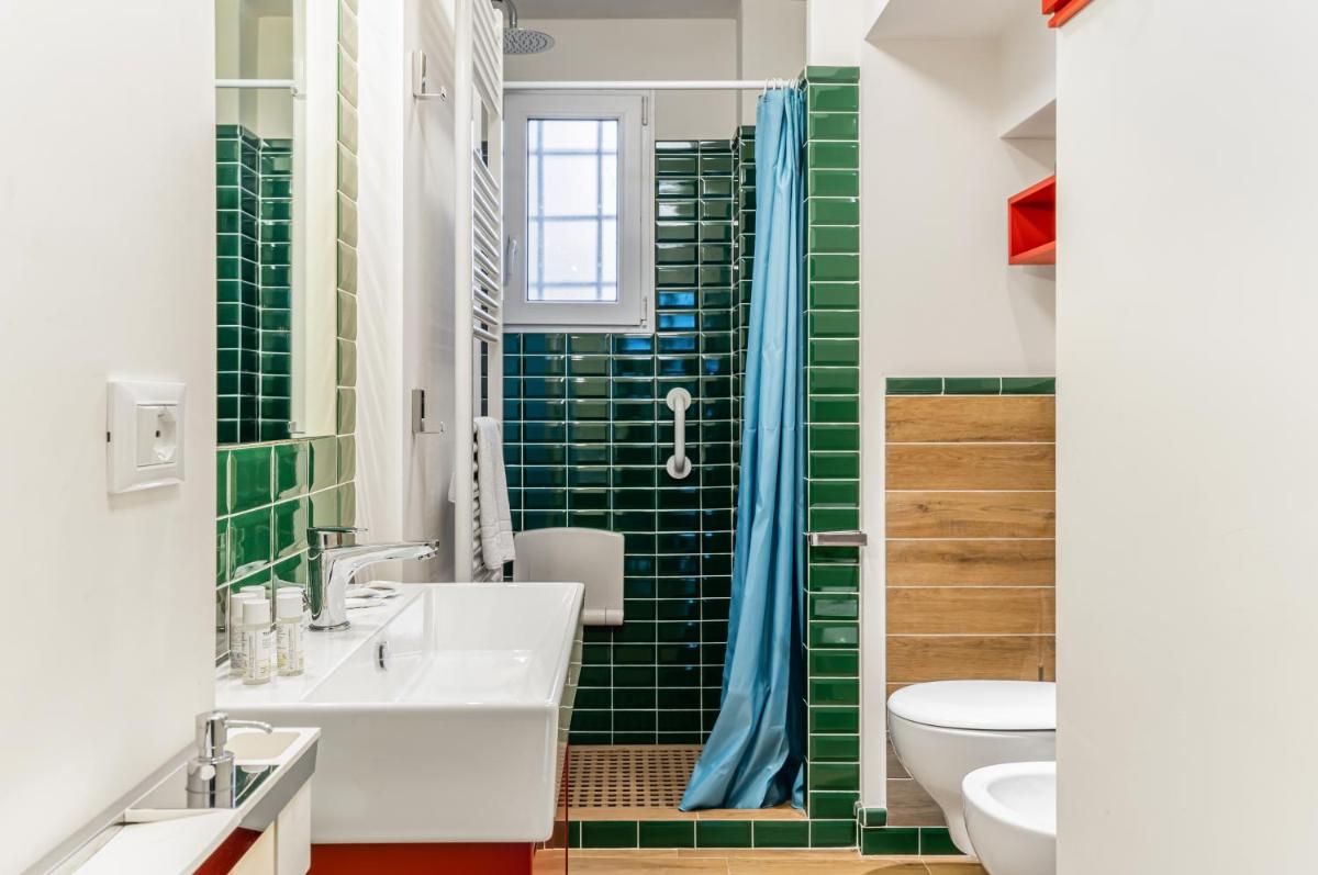 Bright Apartment with Private Garden and Balcony - Housity