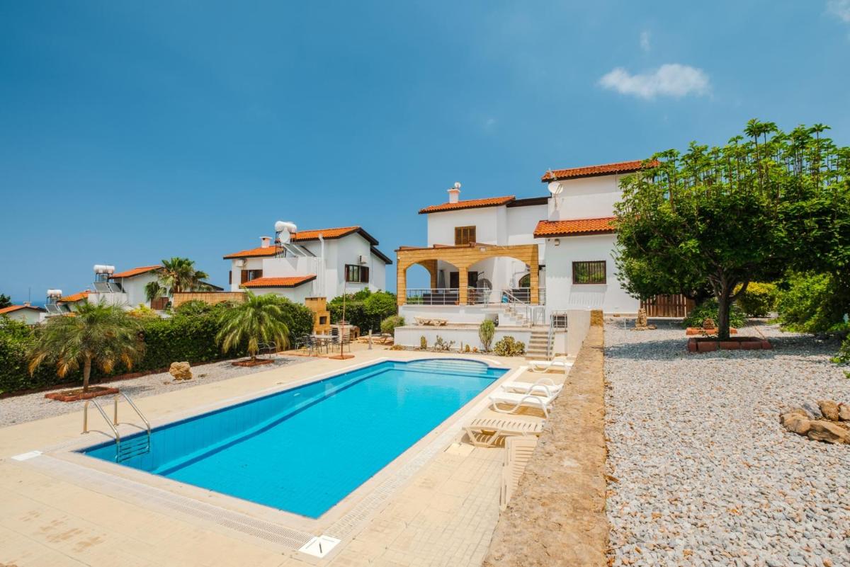 Lapta Poolside Villa - Housity