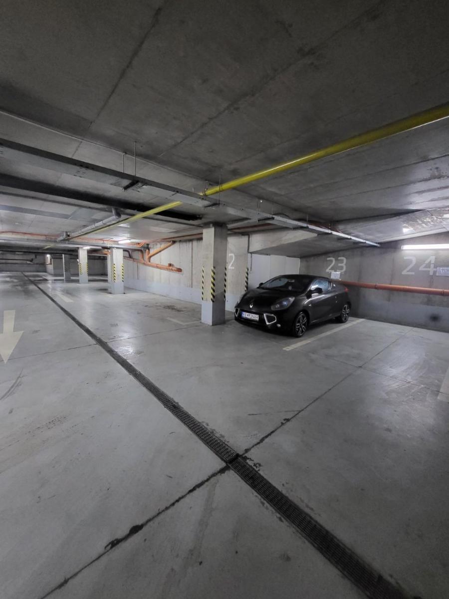 MONAR Exclusive Center FREE Parking in Garage - Housity