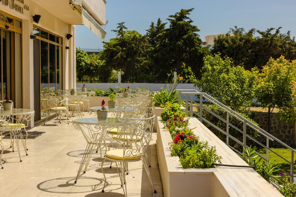 Niki Beach Hotel - Housity