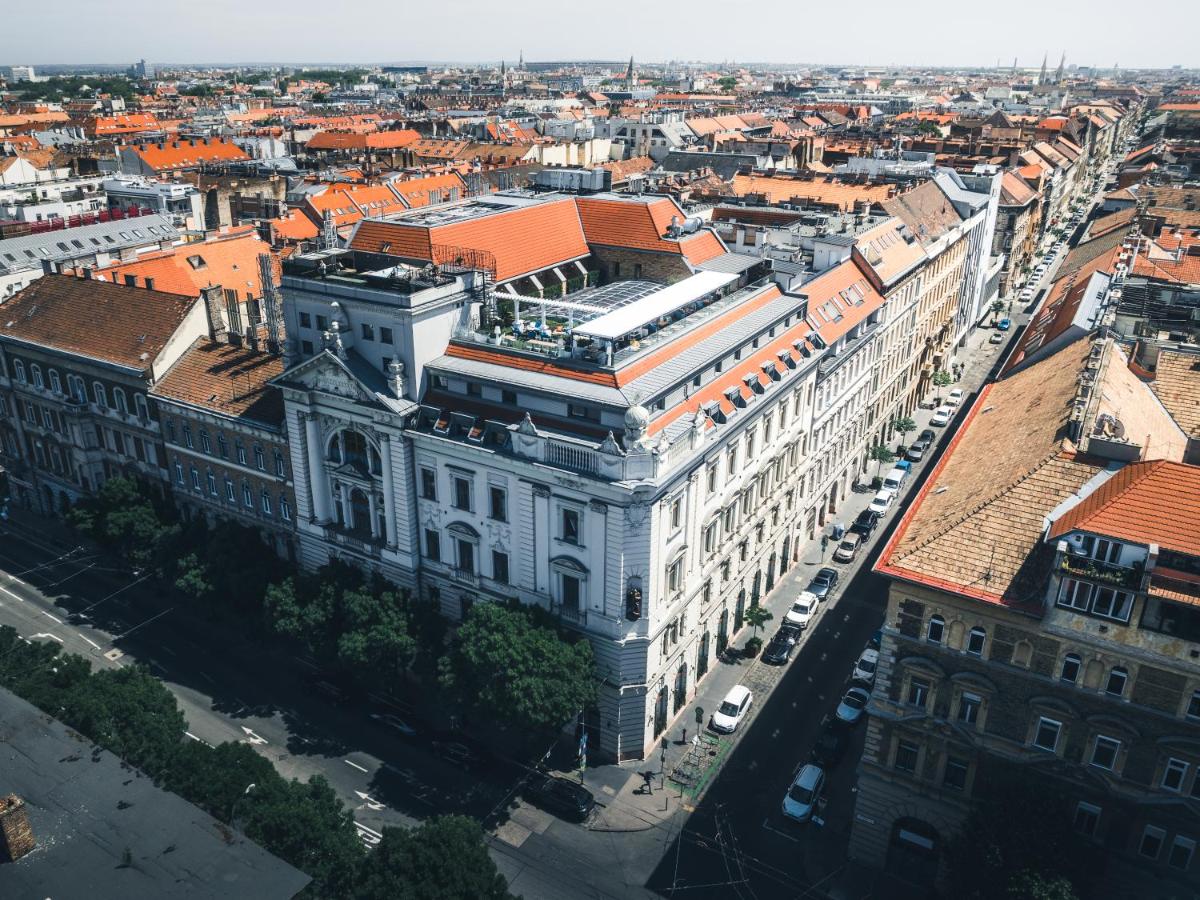 Mystery Hotel Budapest - Housity