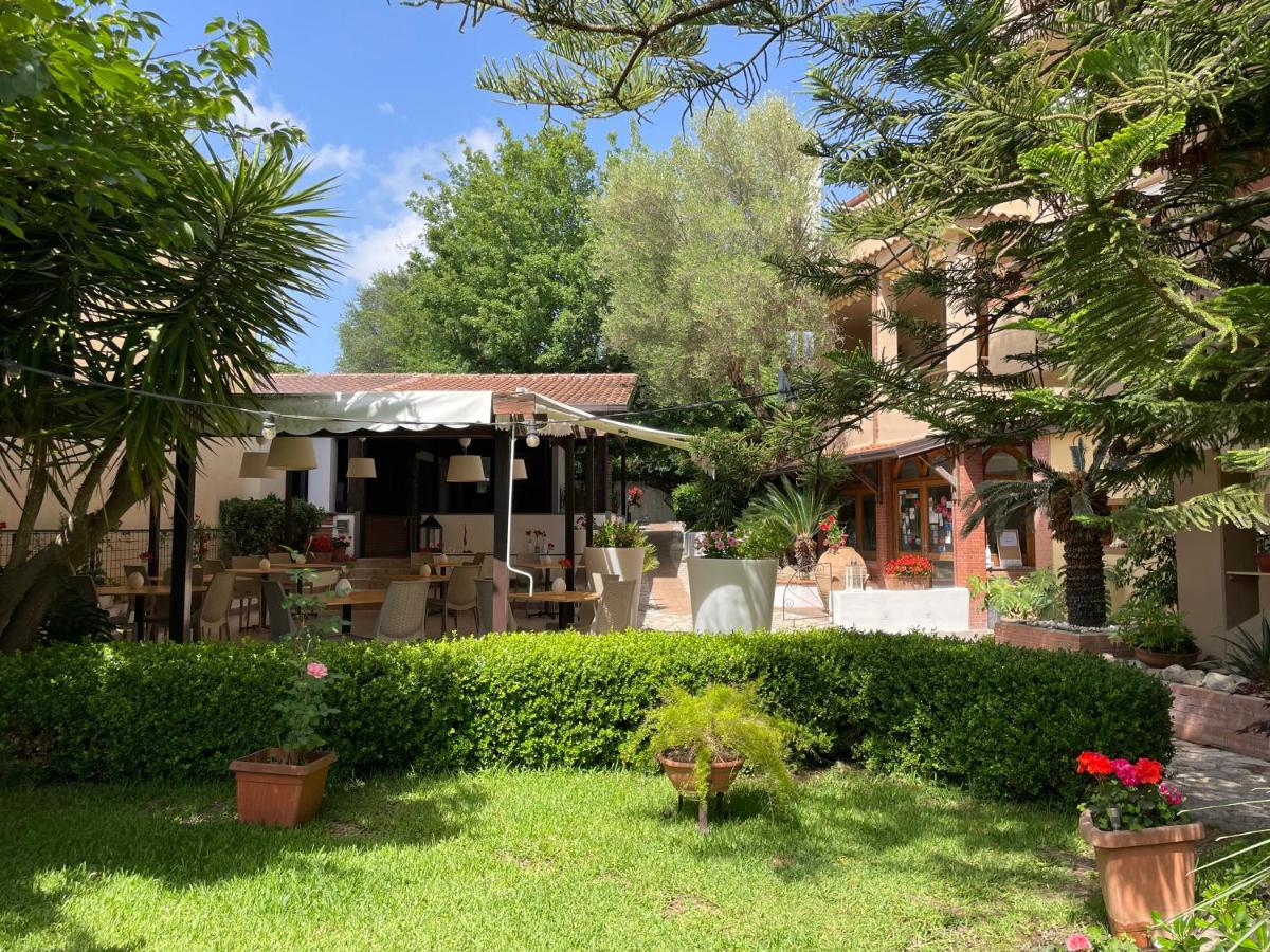 Da Carmelo, Apartments & Rooms - Housity