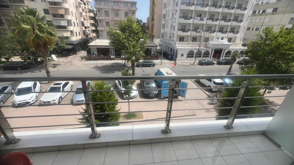 Sunrise Hotel Cameria - Housity