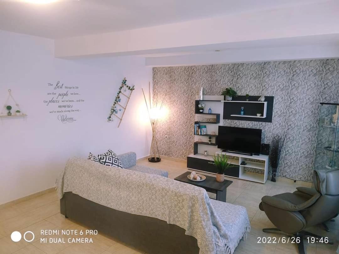 Sea view house with attic bedroom - Housity