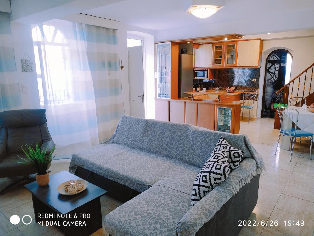 Sea view house with attic bedroom - Housity