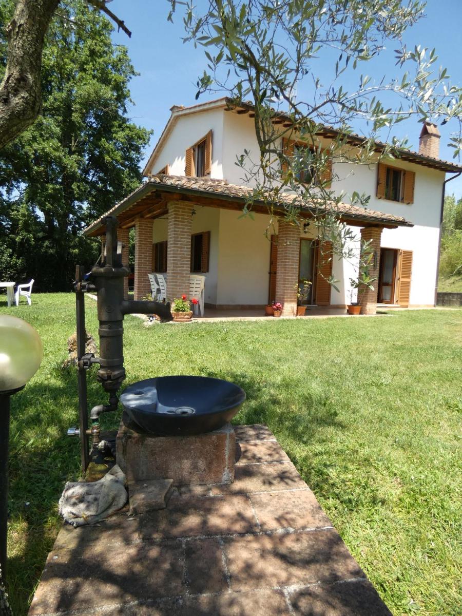 SCAPPO IN UMBRIA, il Pennacchio - Housity
