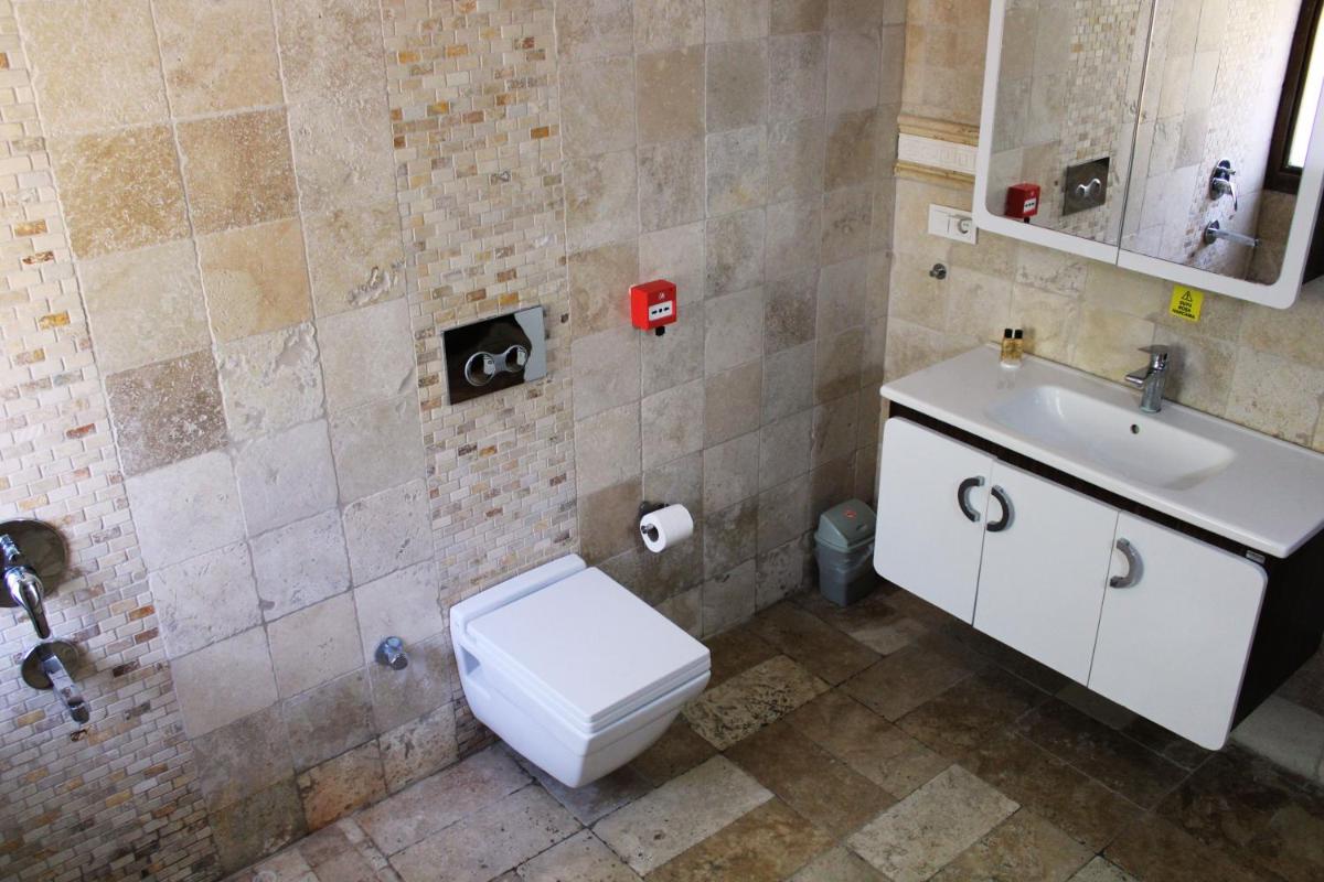 Pir Efes Konakları - Housity