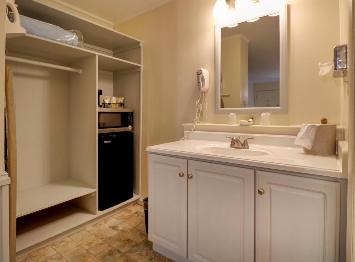 Senator Inn & Spa - Housity