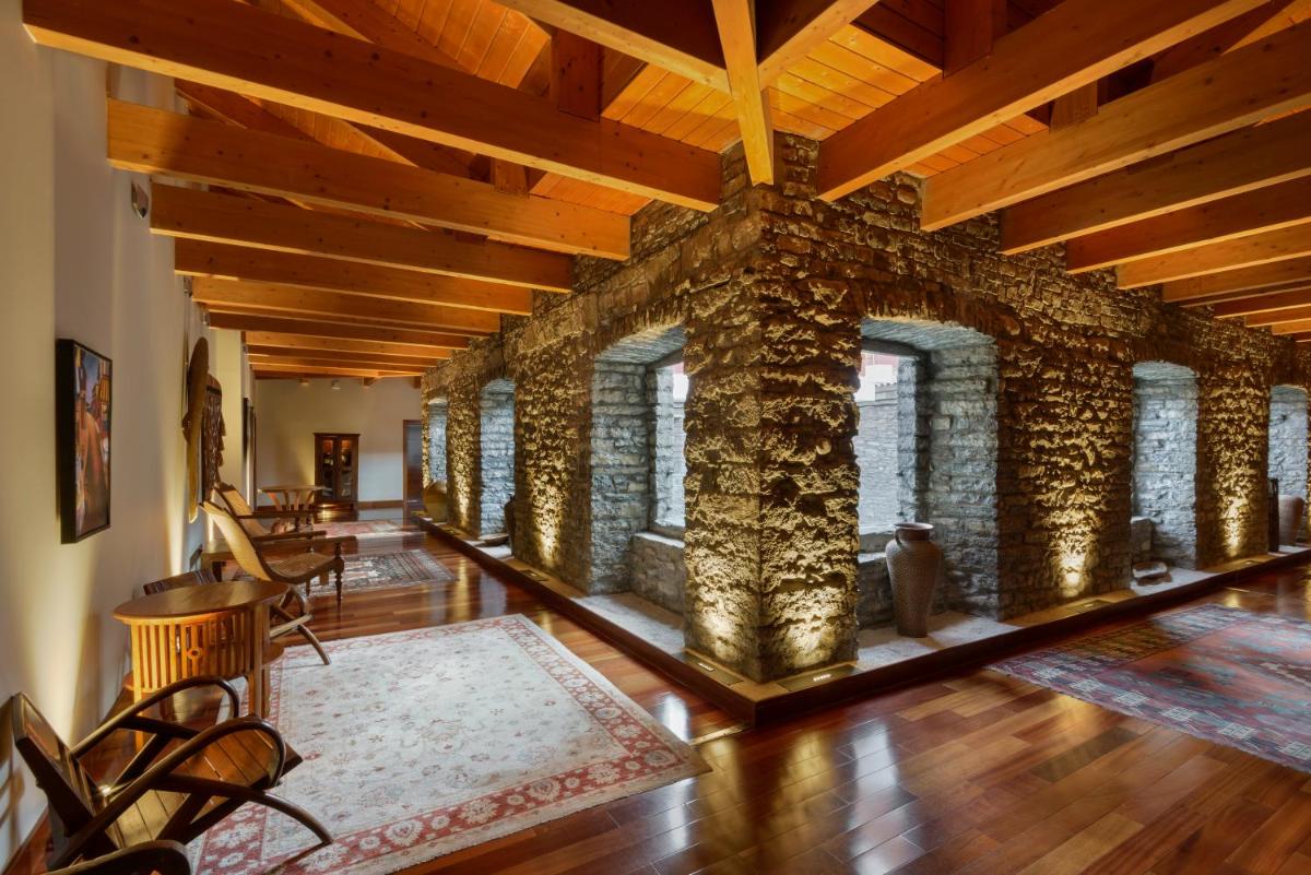 Zona de estar de Hotel & Spa Monasterio de Boltaña