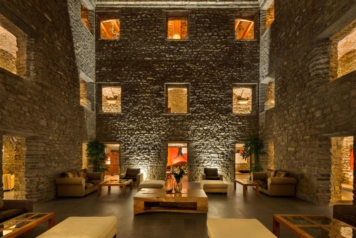 Zona de estar de Hotel & Spa Monasterio de Boltaña
