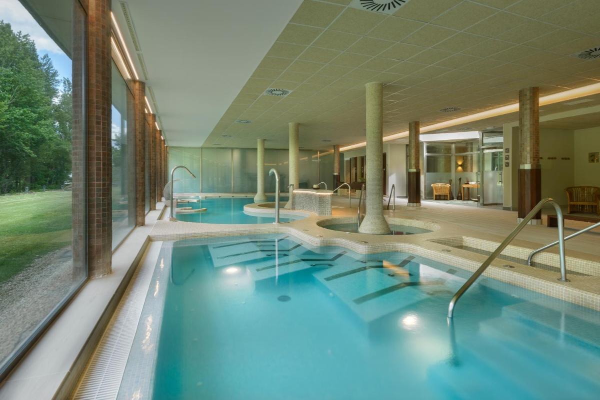 Piscina en o cerca de Hotel & Spa Monasterio de Boltaña