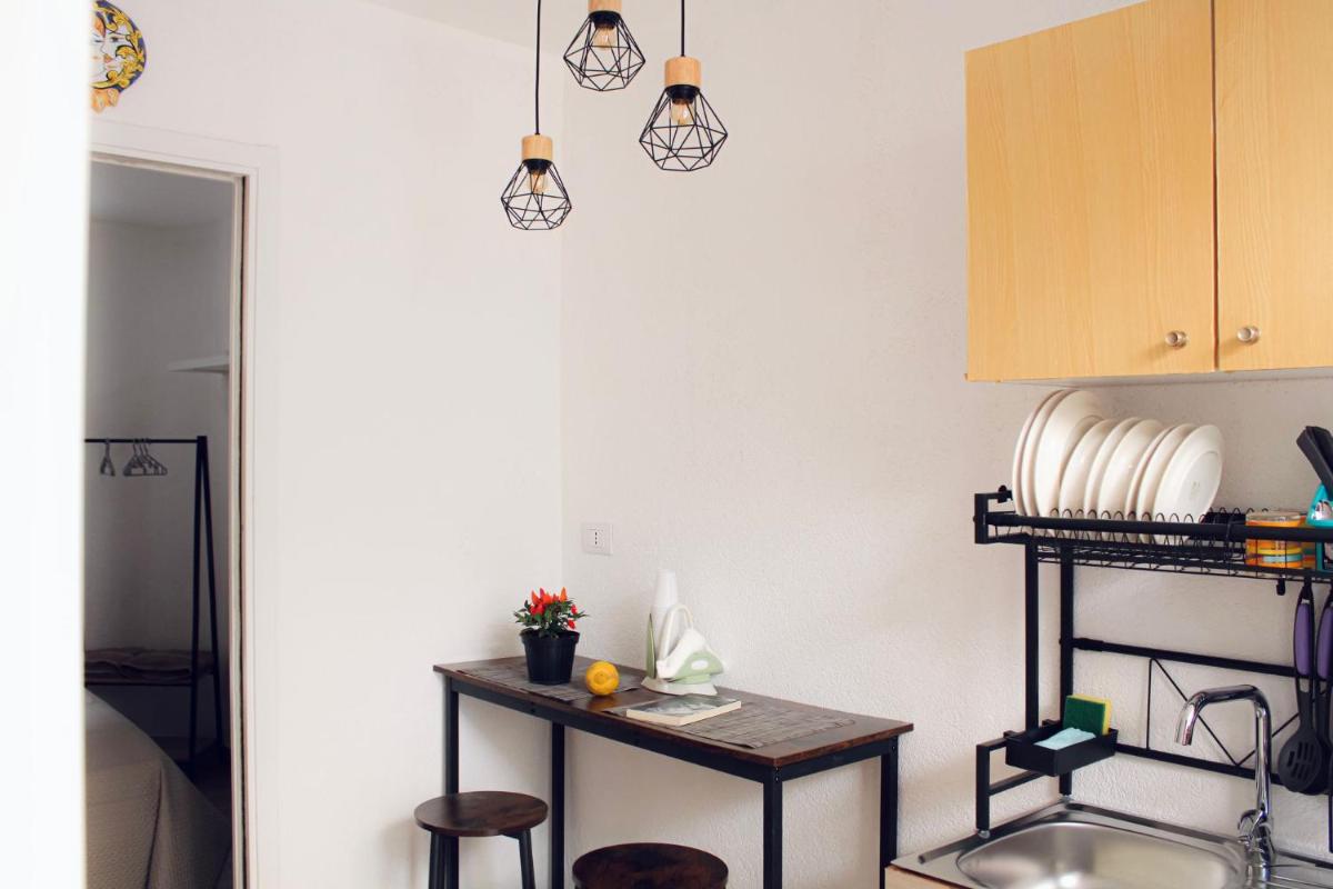 Leone Guest House - Housity