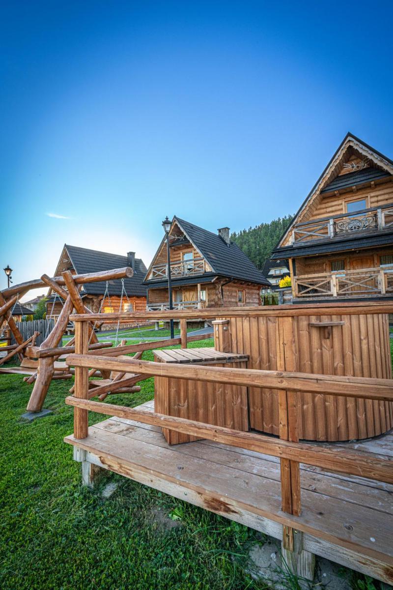 Osada Szaflary - jacuzzi na wyłączność dla każdego domku, ogólnodostępna sauna i plac zabaw w cenie - Housity