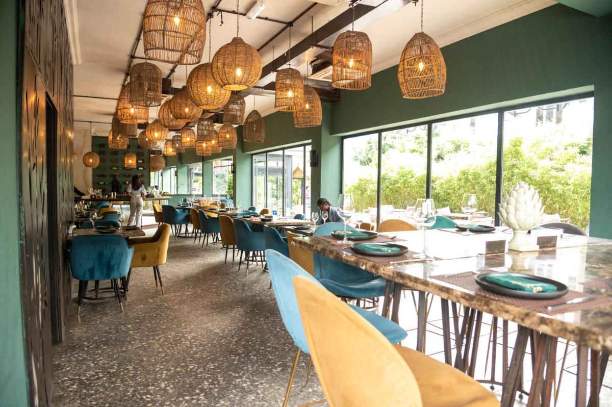 The Blowfish Hotel - Hizvo