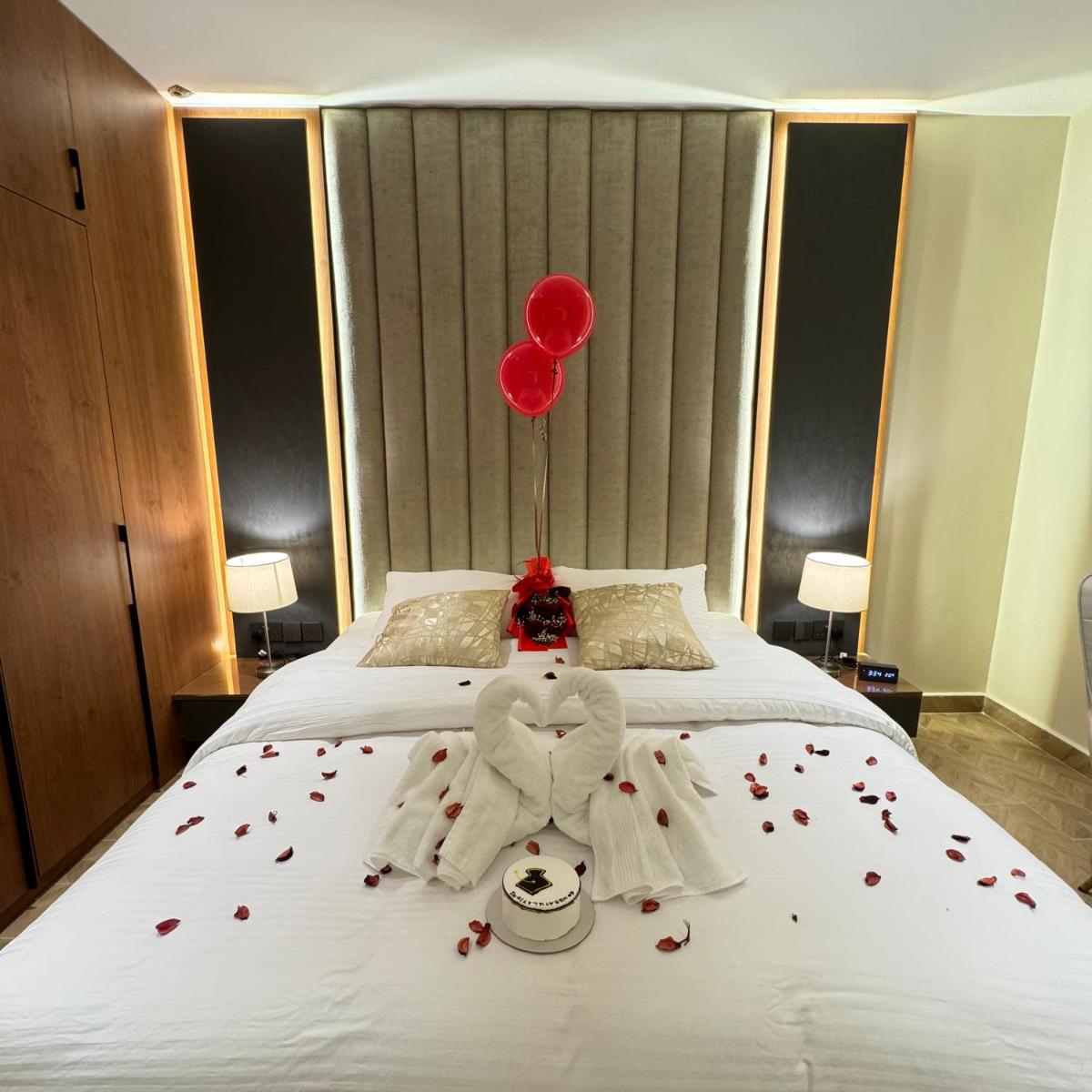 The Elegance Rooms - Housity