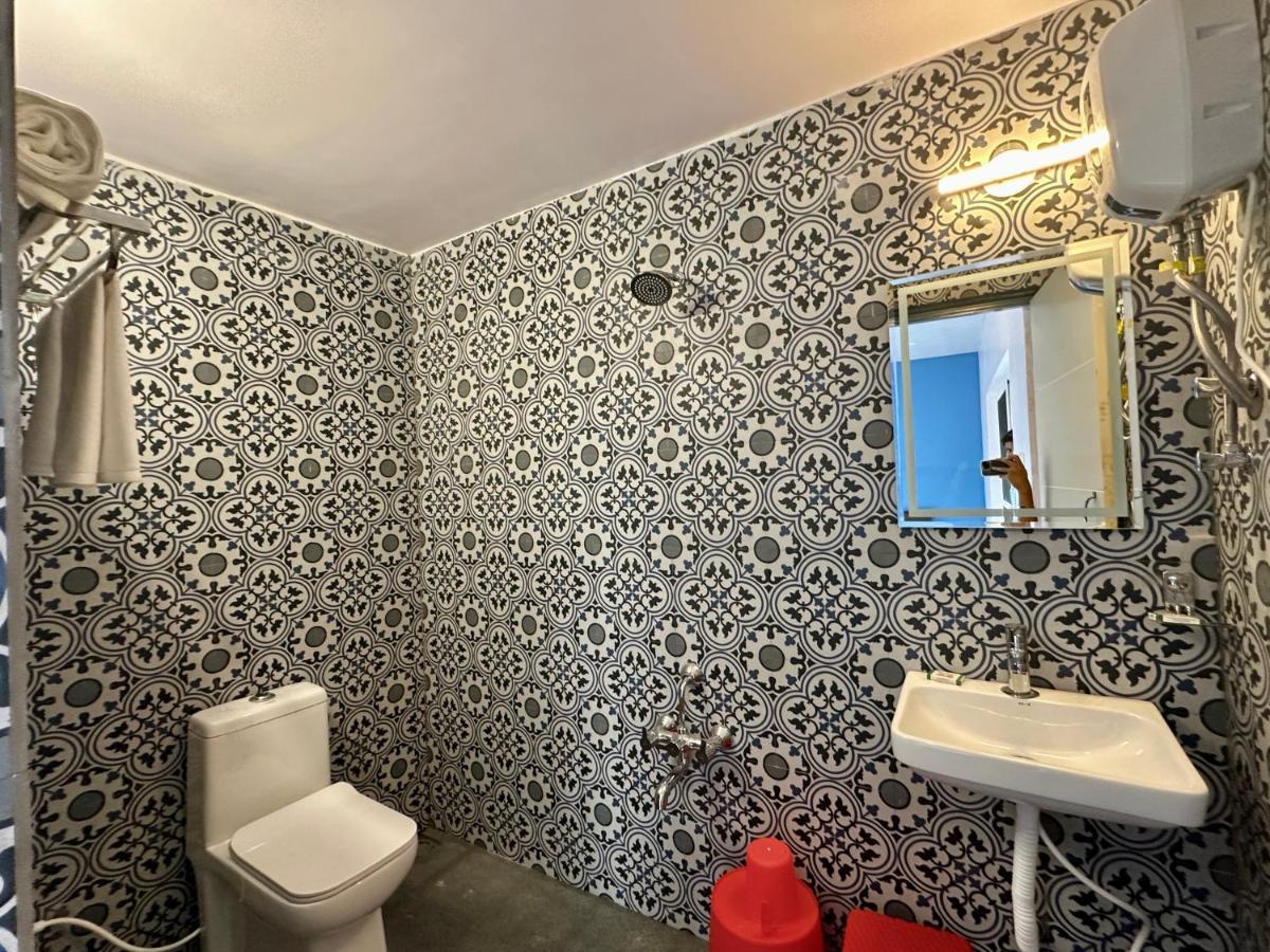 The B Hive - Housity