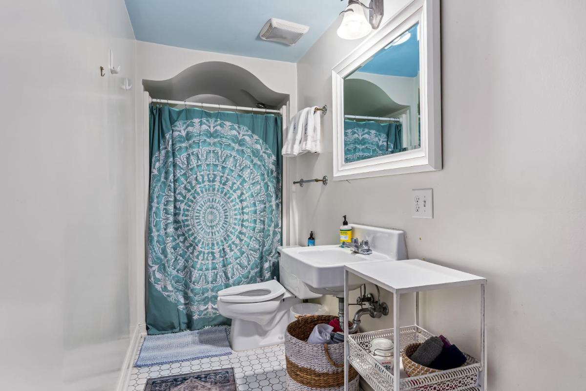 Birmingham Tree House - Housity